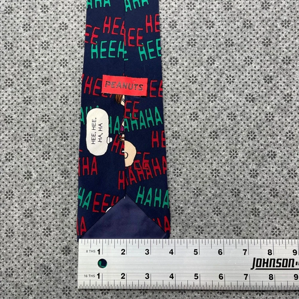 Vintage Peanuts Snoopy Charlie Brown Silk Tie Navy Laughing Graphic Manhattan